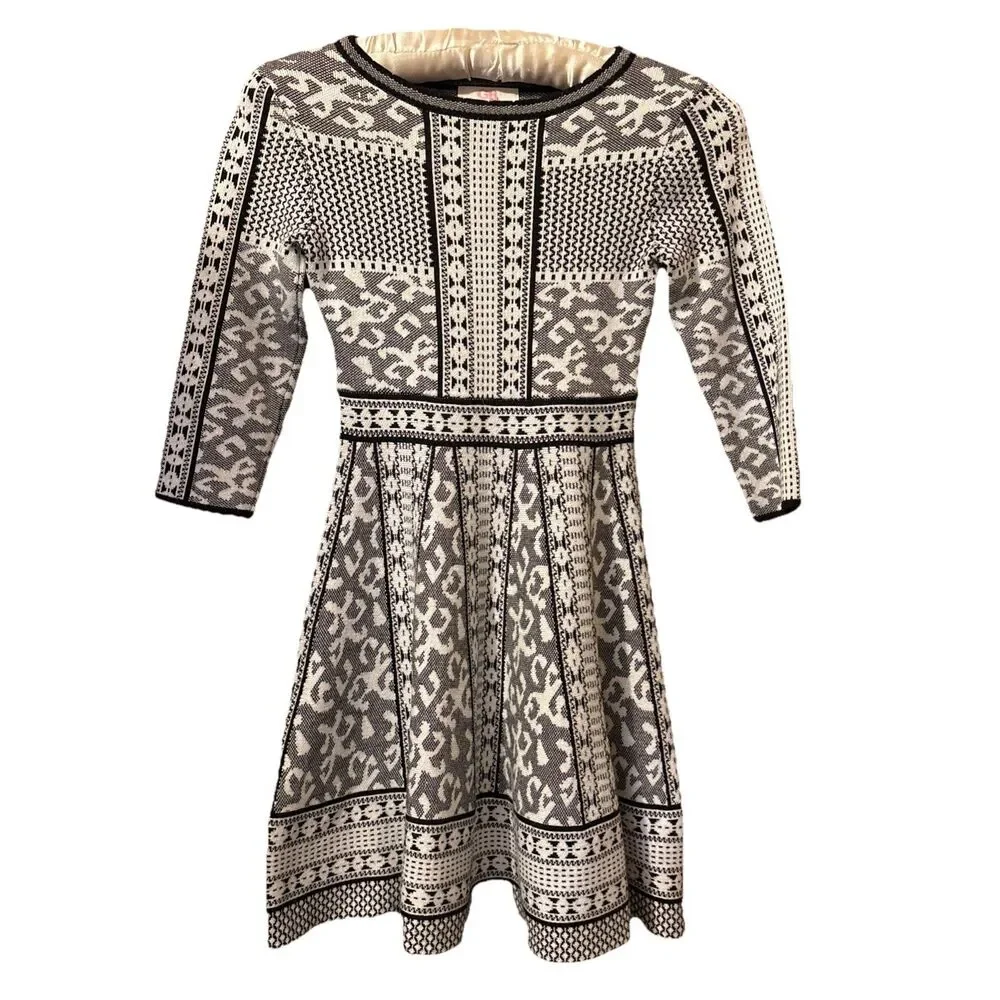 GB Girls Long Sleeve Black White Abstract Sweater Dress Size Small